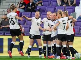 石宇奇苦战三局险胜李诗沣 晋级全英羽毛球公开赛决赛